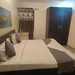 Prime Rooms - Satya Niketan Nr South Campus Metro