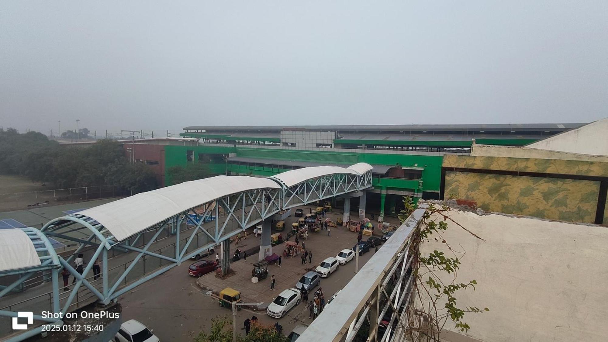 Prime - Satya Niketan Nr South Campus Metro *
